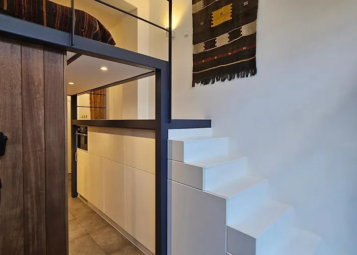 Stijlvolle Loft Met Patio In De Acropolis Buurt